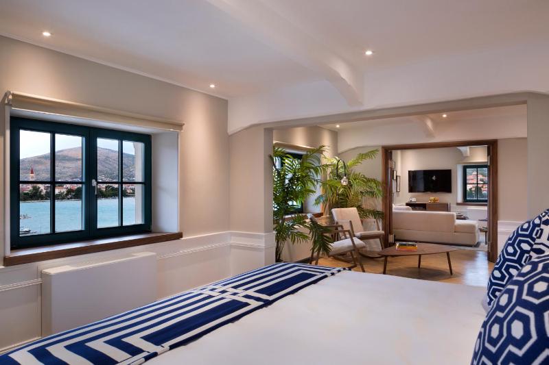 Presidential Suite image 1