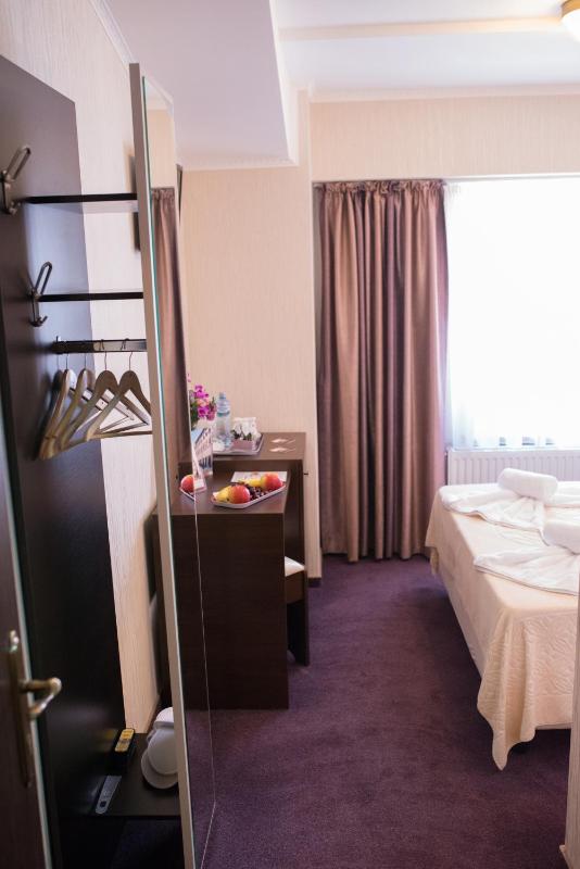 Economy Double Room image 1