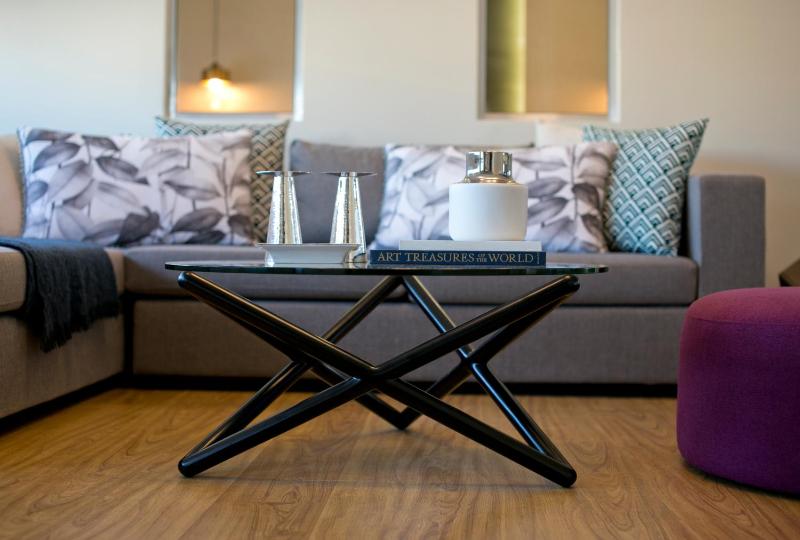 One-Bedroom Superior Suite image 4