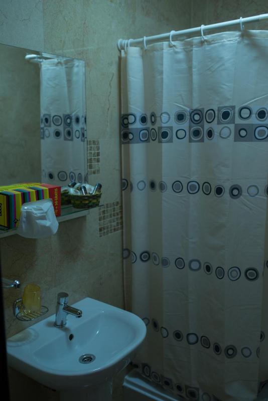 Economy Double Room image 4
