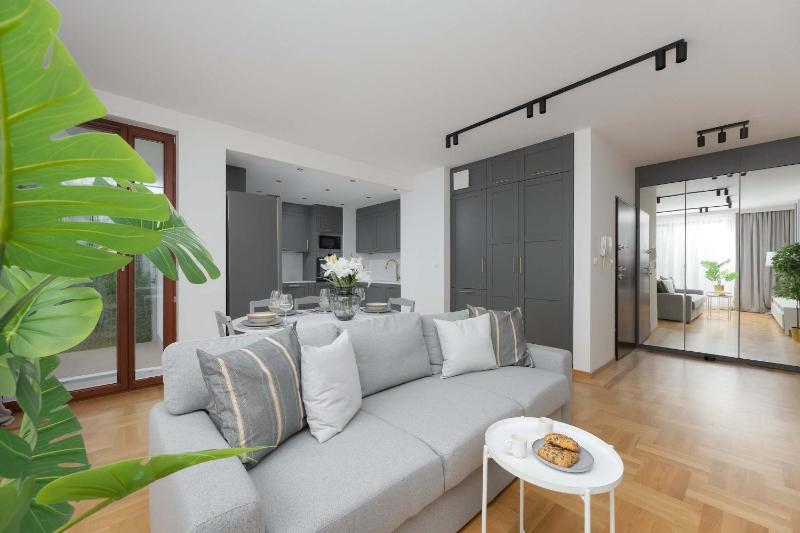 Teodorowicza Elegant Apartment with Parking in Warsaw by Noclegi Renters - image 12