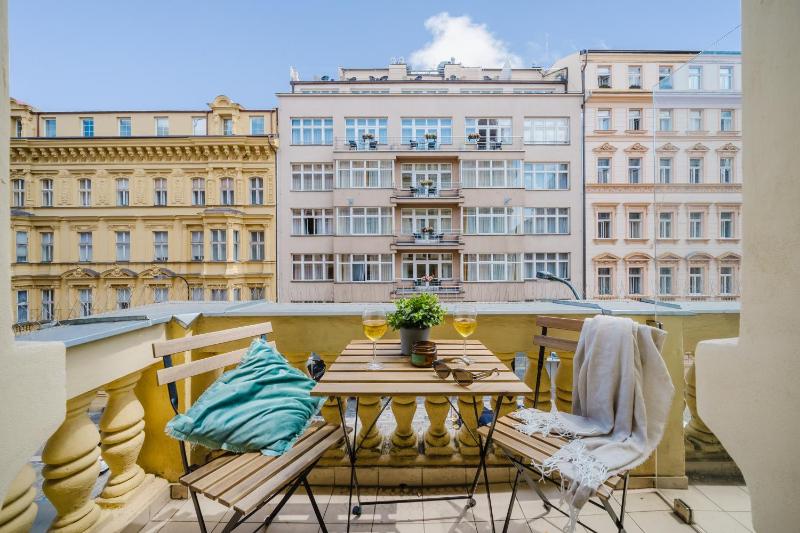 Prague Days - Sunlit Studio near National Museum - image 5