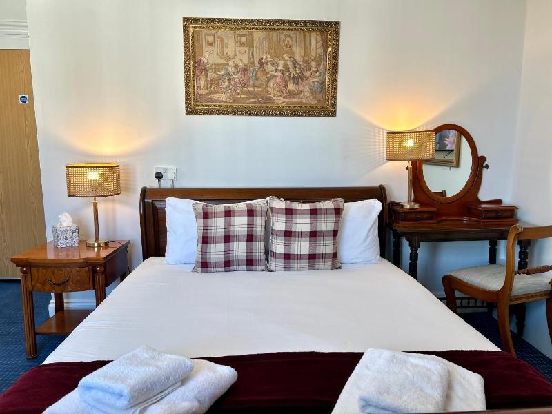 Clarence Quarters Vintage Seafront Adults Only Guest House - image 13