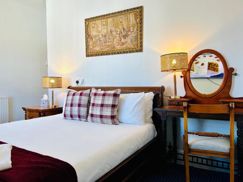 Clarence Quarters Vintage Seafront Adults Only Guest House - image 33
