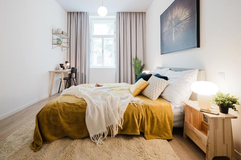 Prague Days - 3BDR Apartments with Terrace in Residential Vinohrady - image 15