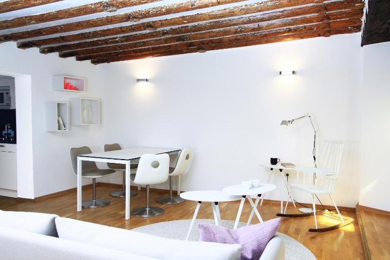 Studio Apartment image 1