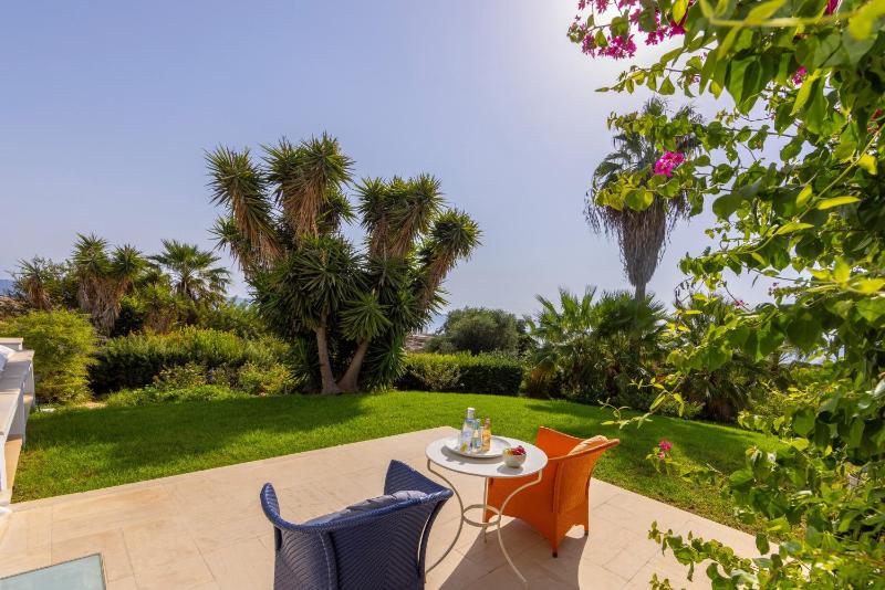 Protaras Seafront Villa AleMar - image 10