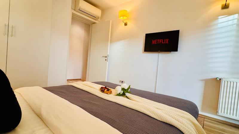 Charming 1BR Retreat in Central Bucharest - image 7