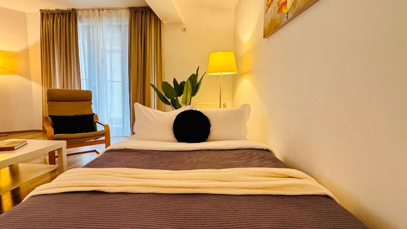 Charming 1BR Retreat in Central Bucharest - image 8