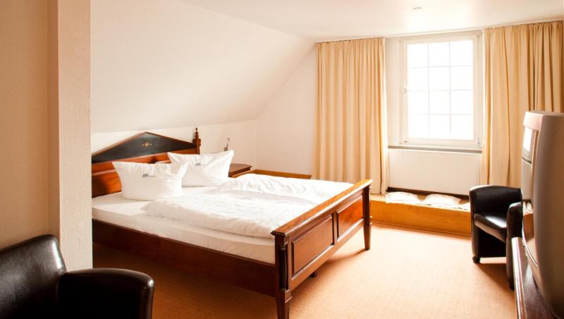 Double Room image 3