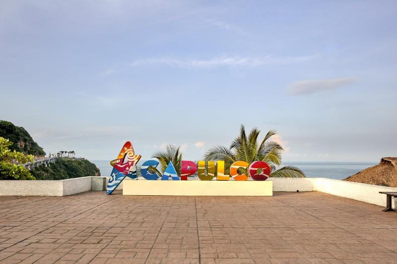 One Acapulco Diamante - image 23