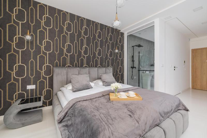 Eleganckie Apartamenty Zabrska z Parkingiem w Centrum Katowic Przy Rynku by Noclegi Renters - image 44