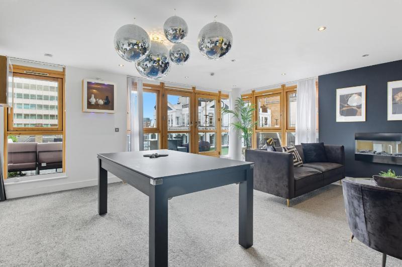 Penthouse Noir - Wyndale Living - Central BHam 2BR - image 22