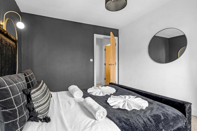 Penthouse Noir - Wyndale Living - Central BHam 2BR - image 31