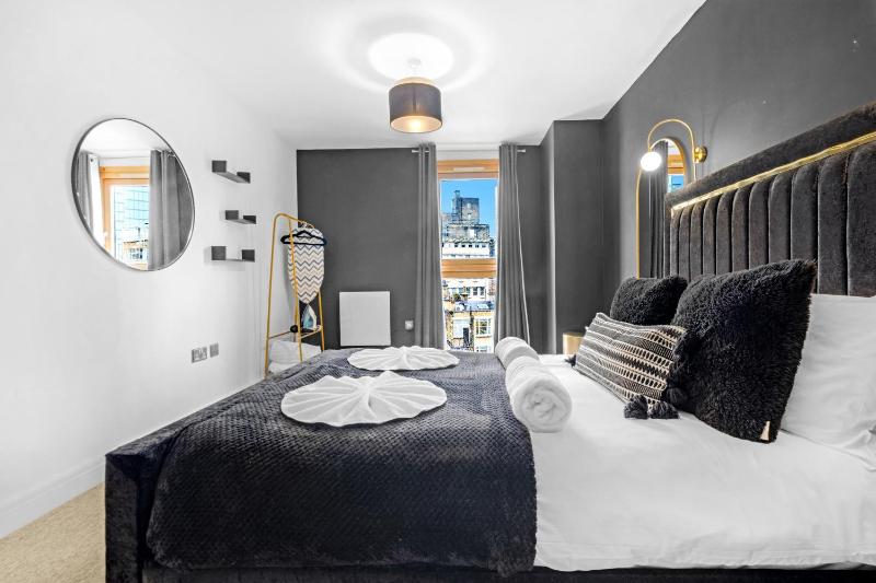 Penthouse Noir - Wyndale Living - Central BHam 2BR - image 44