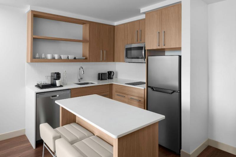 Element by Marriott Calgary Downtown - image 3