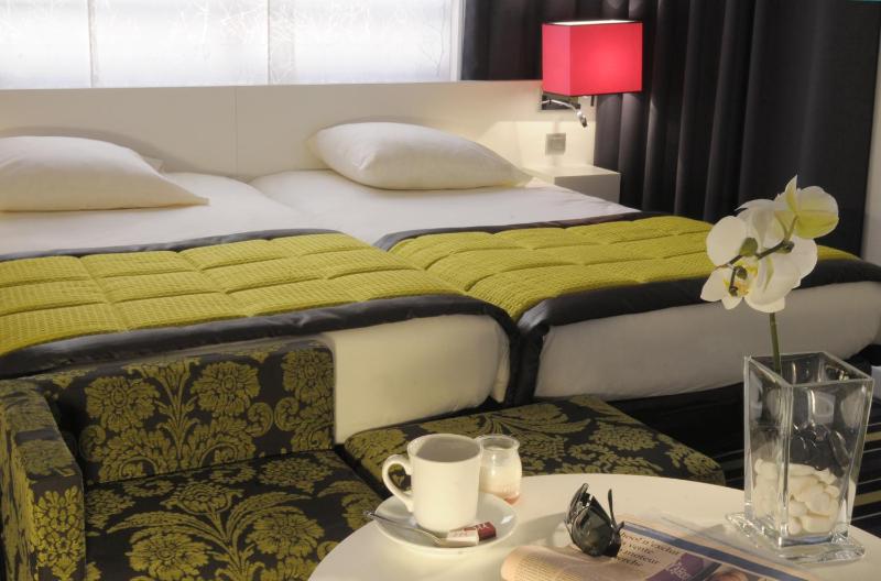 Superior Room with 2 Single Beds image 4