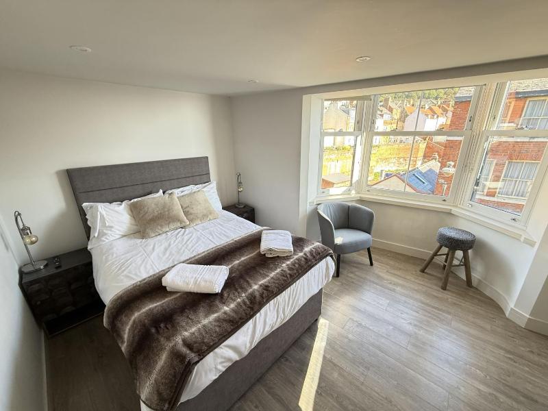 Merchants Quarters - Laguz - Stunning Apartment with Harbour and Sea views - free roof top terrace with sea and harbour view and central location to beaches amenities restaurants and harbour - image 8