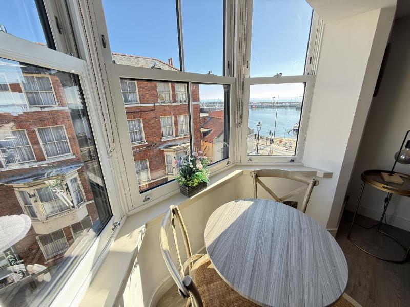 Merchants Quarters - Laguz - Stunning Apartment with Harbour and Sea views - free roof top terrace with sea and harbour view and central location to beaches amenities restaurants and harbour - image 12