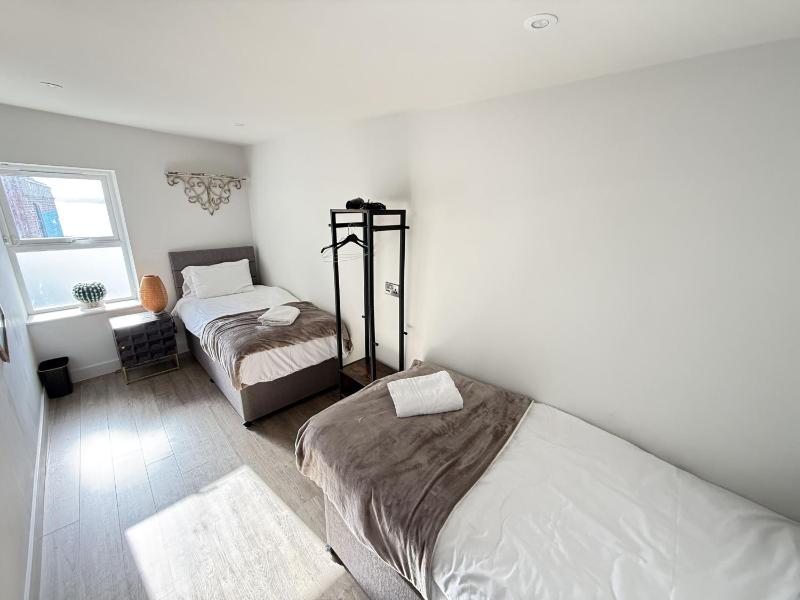 Merchants Quarters - Laguz & Othala - Two Stunning Apartments in one booking - both with Harbour and Sea views - free roof top terrace with sea and harbour view and central location to beaches amenities restaurants and harbour - image 34