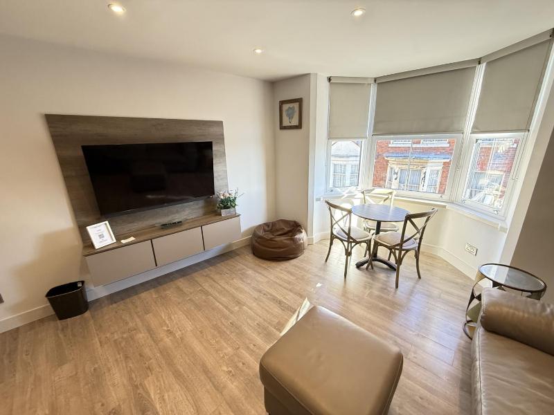 Merchants Quarters - Laguz & Othala - Two Stunning Apartments in one booking - both with Harbour and Sea views - free roof top terrace with sea and harbour view and central location to beaches amenities restaurants and harbour - image 38