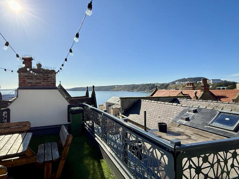 Merchants Quarters - Laguz & Othala - Two Stunning Apartments in one booking - both with Harbour and Sea views - free roof top terrace with sea and harbour view and central location to beaches amenities restaurants and harbour - image 30