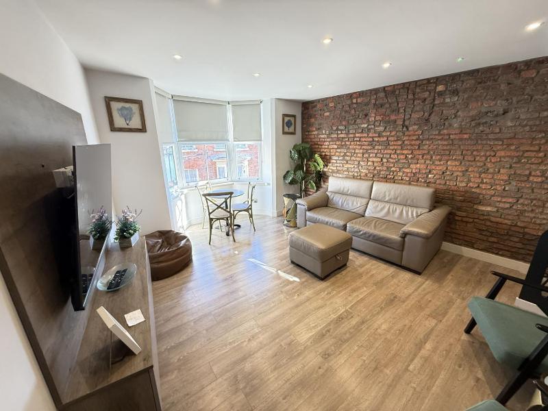 Merchants Quarters - Othala - Stunning Apartment with Harbour and Sea views - free roof top terrace with sea and harbour view and central location to beaches amenities restaurants and harbour - image 7