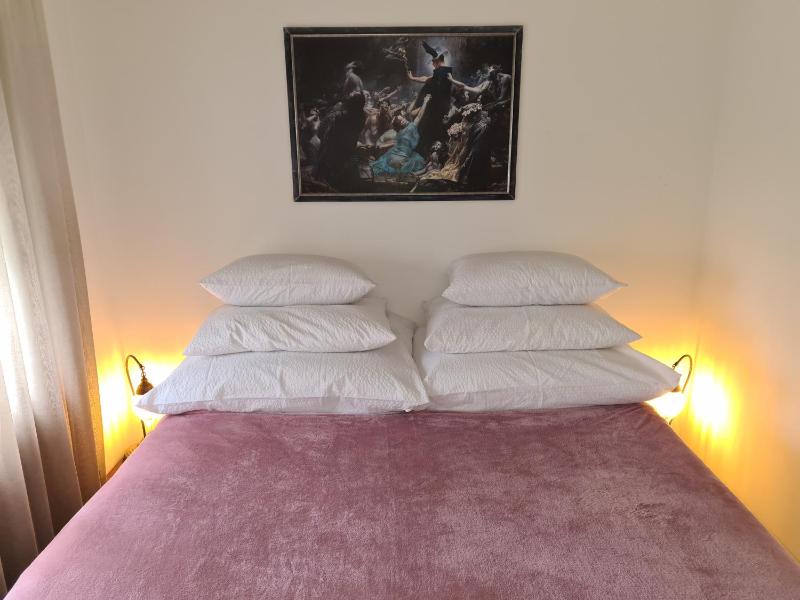 City Center Apartment with parking - image 7