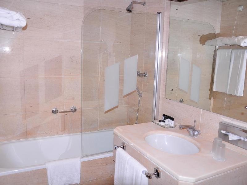 Two Connecting Double or Twin Rooms image 2