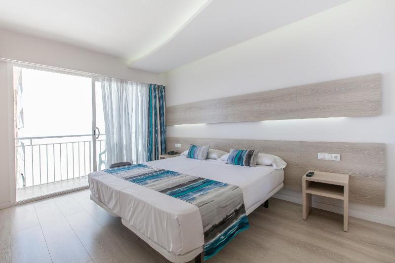 Double or Twin Room with Balcony image 1