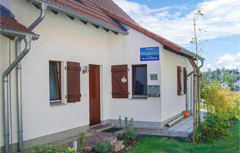 Amazing Home In Rechlin With Wifi - image 1