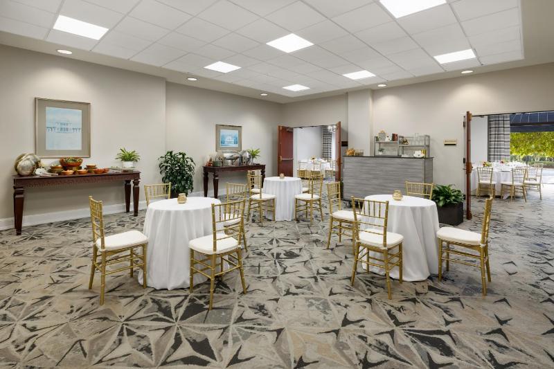 THE RIVERFRONT HOTEL NEW ORLEANS - image 13