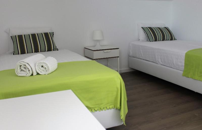 Twin Room with Shared Bathroom image 4