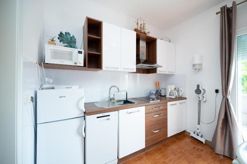 Apartments for families with children Lopar Rab - 20830 - image 6