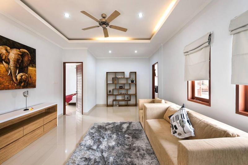 5 Reviews Huge Savings Best Locale In Seminyak - image 4
