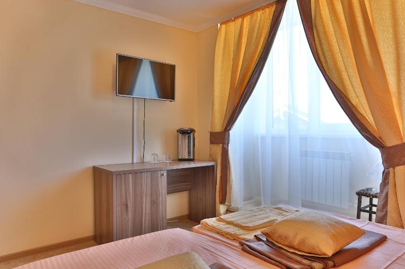 Standard Double or Twin Room image 3