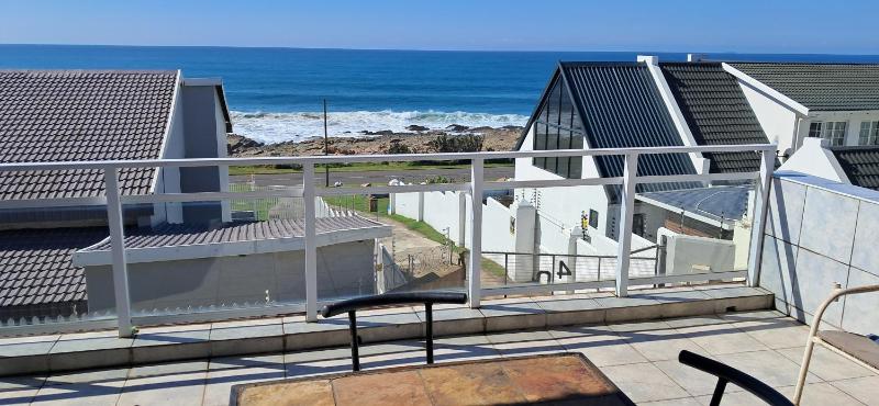 Ocean Vibes Studio Apartment - image 1