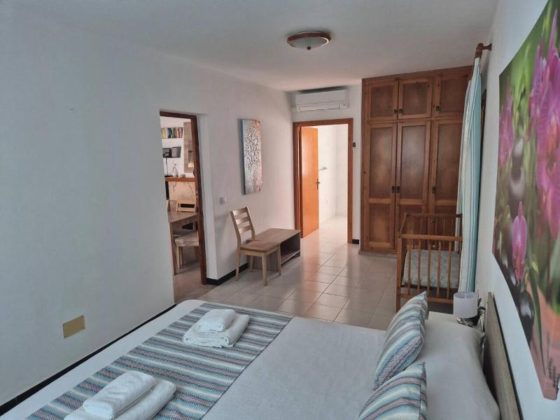 Villa familiar con piscina privada en Calan Blanes - image 3