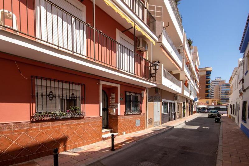 Close to the beach Fuengirola - image 11