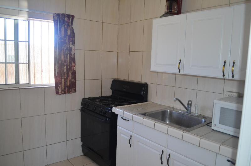 Deluxe King Room with Kitchenette - Non-smoking  image 3