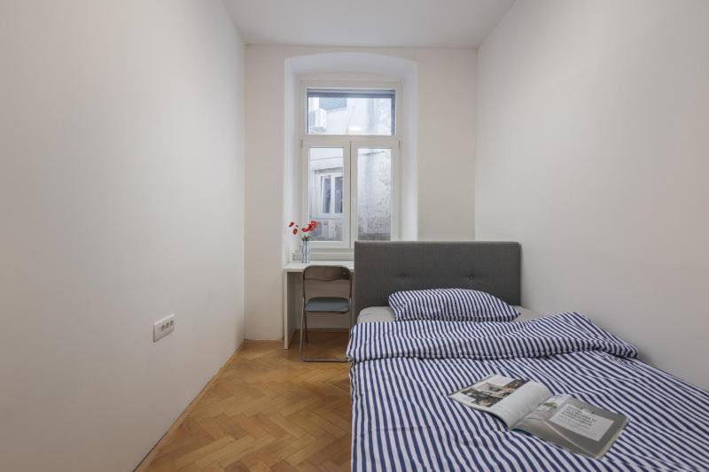 4-Bedroom City Apartment Anna - Happy Rentals - image 15