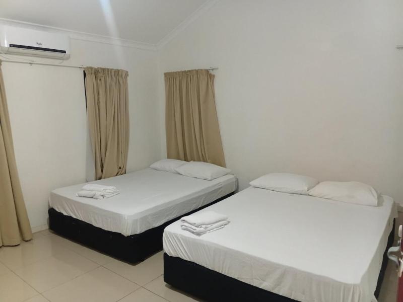 Large 4 Bedroom 8 Bed Villa in Sonaisali Rd Nadi - image 12