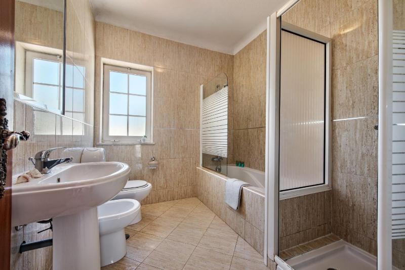 A Fantastic Place for Families Hilton Hotel are and close to amenities - image 18