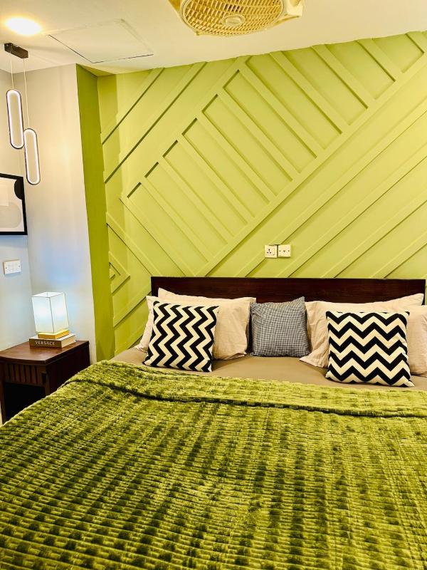 Luxury Studio Apartment - image 6