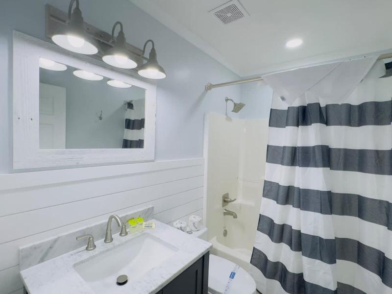 Bright & cozy 2BR 2BA beach retreat A - image 23