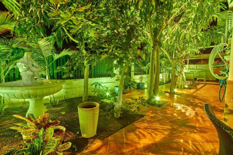 Santa Barbara Tropical by Alquiler de Sueno - 2 private terraces - image 22