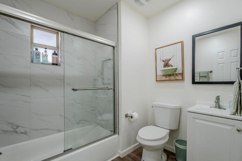 University Duplex by Tucson Renter Properties - image 6