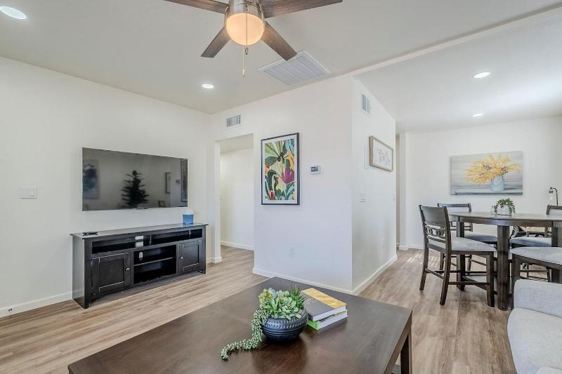 University Duplex by Tucson Renter Properties - image 35
