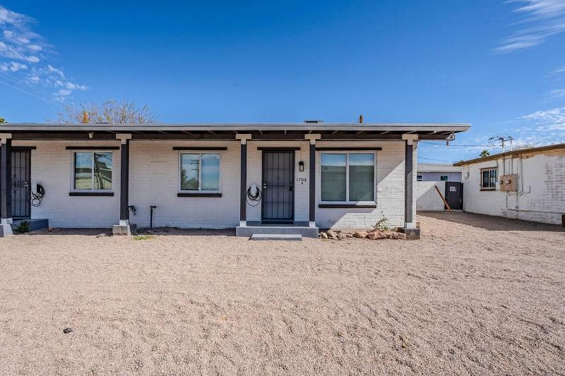 University Duplex by Tucson Renter Properties - image 28