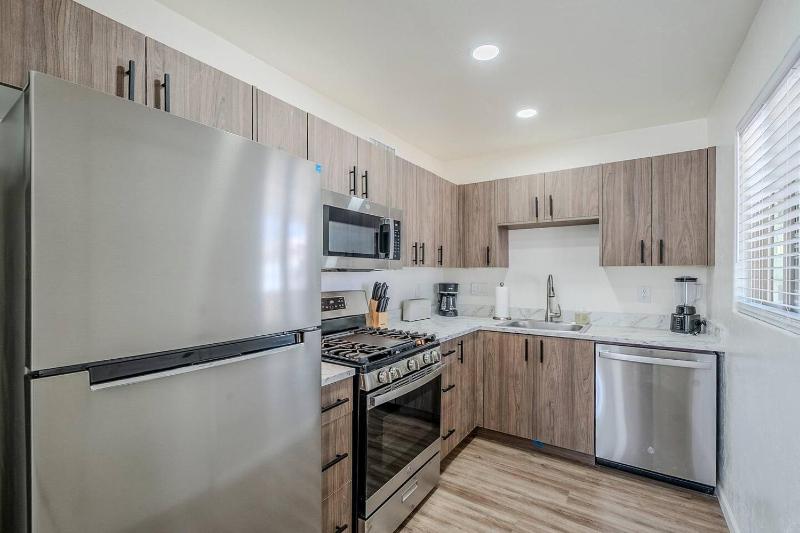University Duplex by Tucson Renter Properties - image 12